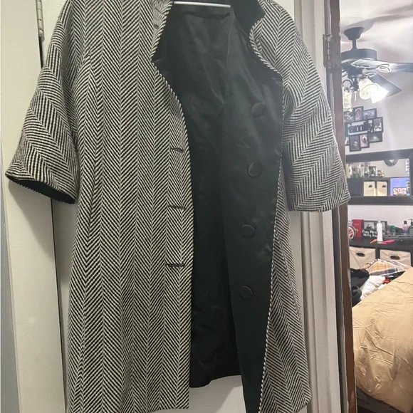 Vintage Chevron Patterned Coat - Picture 2 of 5